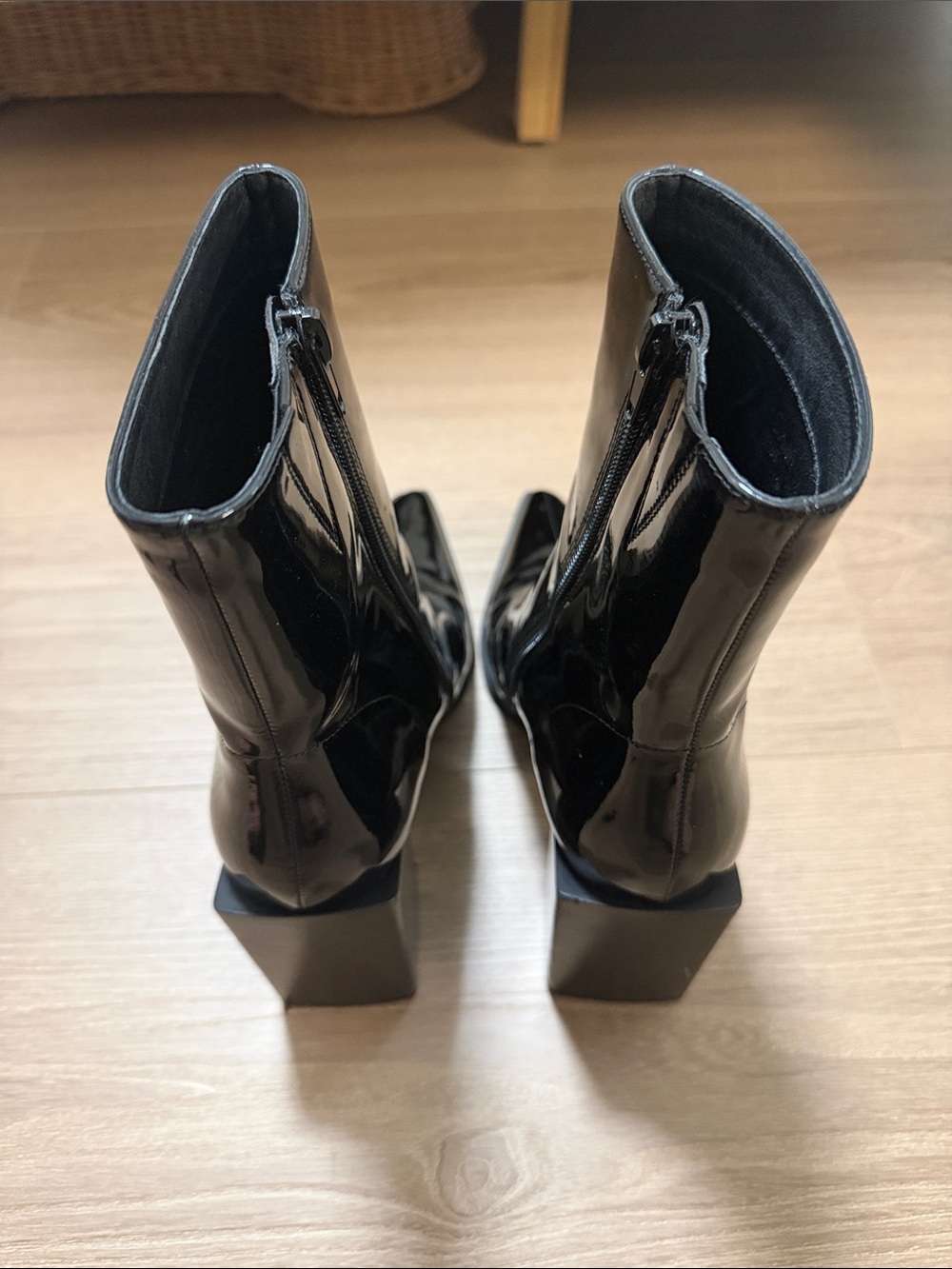 Jeffrey Campbell La Siren Black Patent Pointed Toe Ankle Boots - Picture 2 of 7